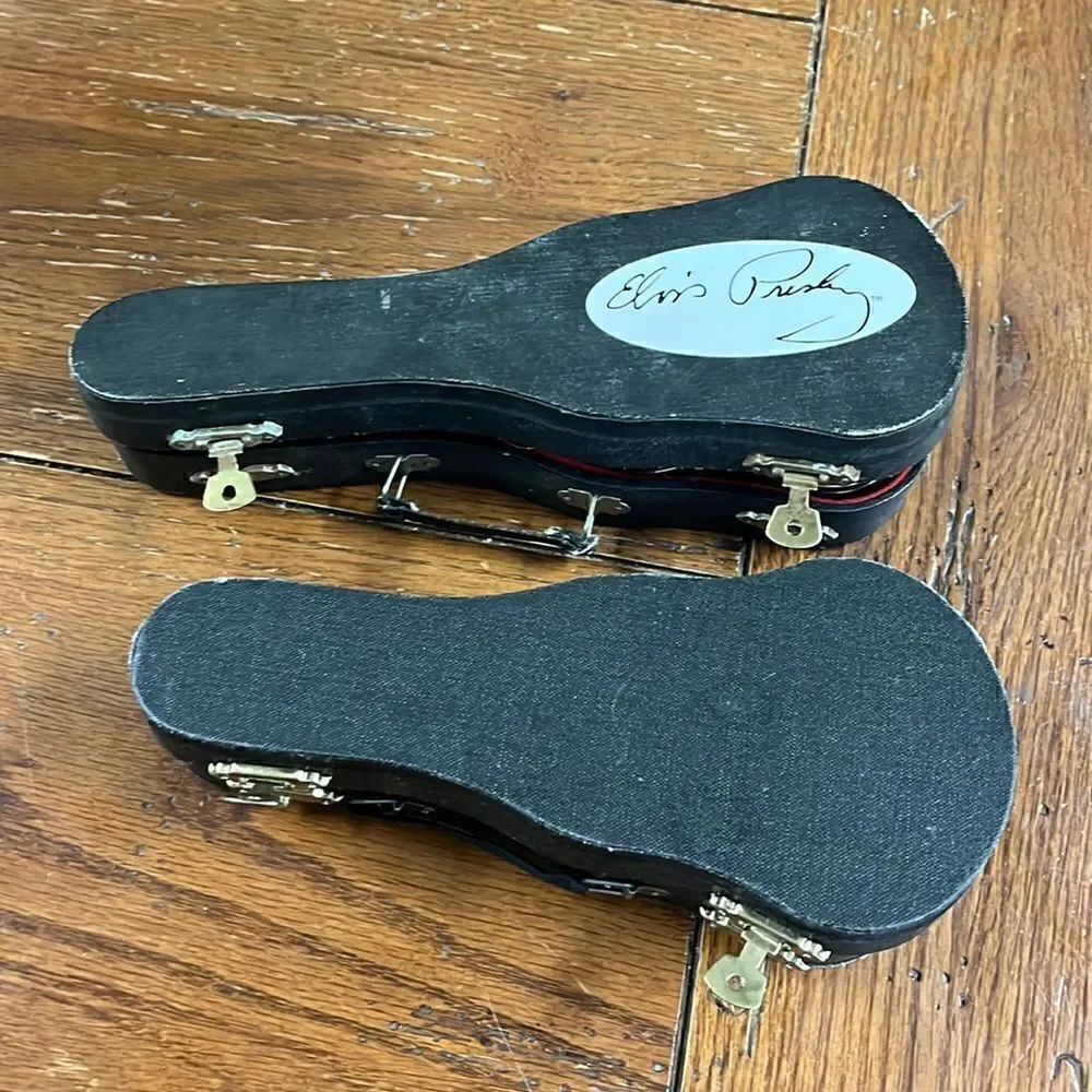 Guitars decor - Picture 1 of 8